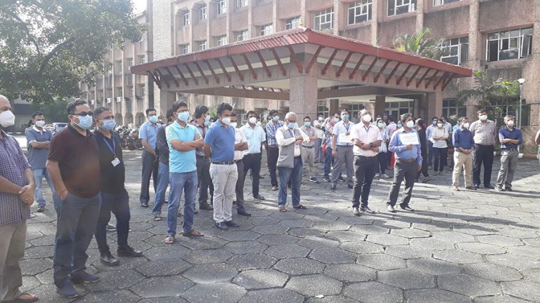 बीपी कोइराला स्वास्थ्य विज्ञान प्रतिष्ठानका चिकित्सक आन्दोलित