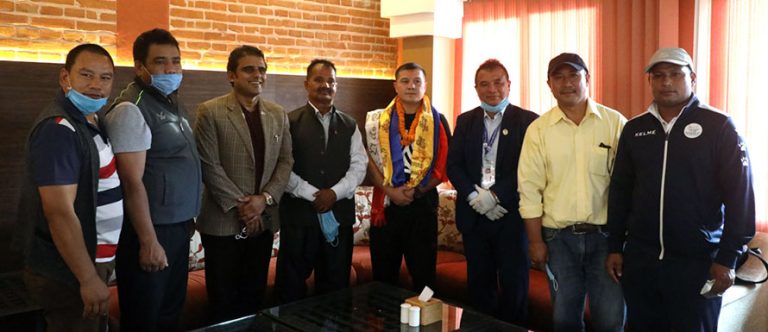 बक्सिङ प्रशिक्षक रहिमुभको बिदाइ