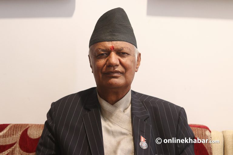 ‘हामी राष्ट्रिय विभूतिलाई गाली गर्दै हिँड्दैनौं’