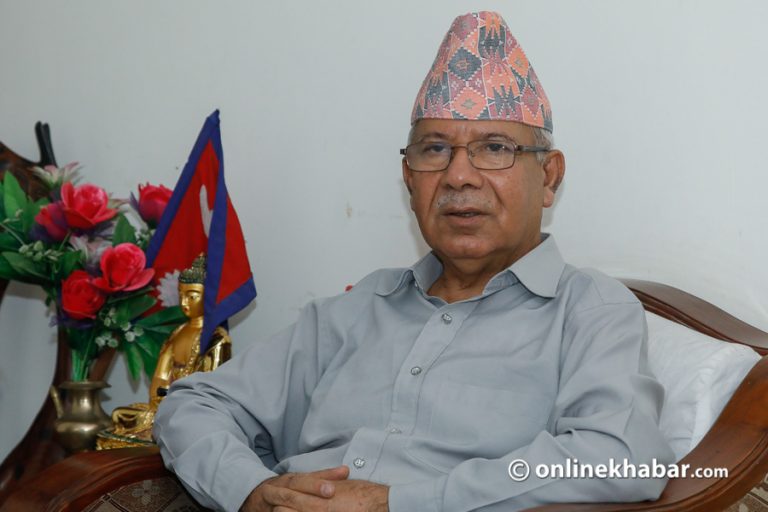 माधव नेपाल समूहका स्थायी कमिटी सदस्यहरु छलफलमा बस्दै