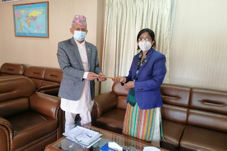 चीनले सीमा मिचेको भन्दै परराष्ट्रमन्त्रीलाई ध्यानाकर्षण