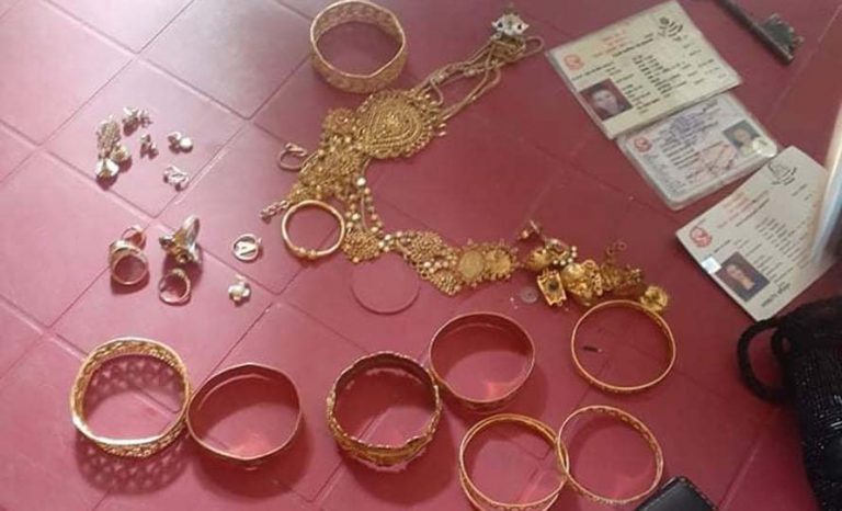 भारतबाट अवैध रुपमा ल्याउँदै गरेको सुनका गहनासहित दुई जना पक्राउ