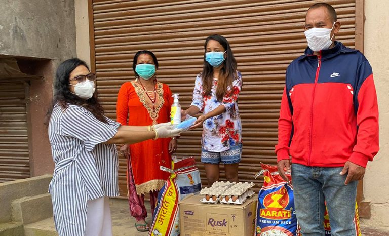भलिबल खेलाडीलाई खाद्यान्न सहयोग