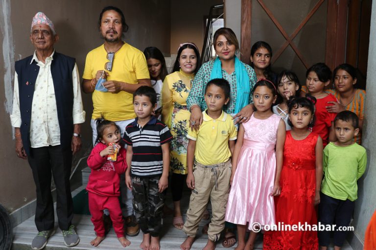 ‘अन्तरदृष्टि नेपाल’का बालबालिकालाई दीपाको दशैं उपहार