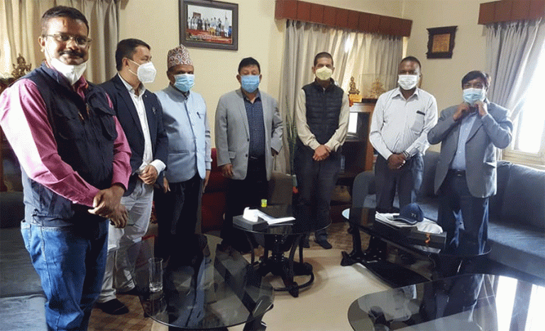 पत्रकार महासंघको टोलीले सञ्चार मन्त्रीलाई भेट्यो