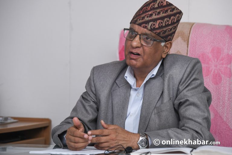 सर्वोच्चको सन्देश- म संविधानको संरक्षण गर्न छडी लिएर बसेको छु