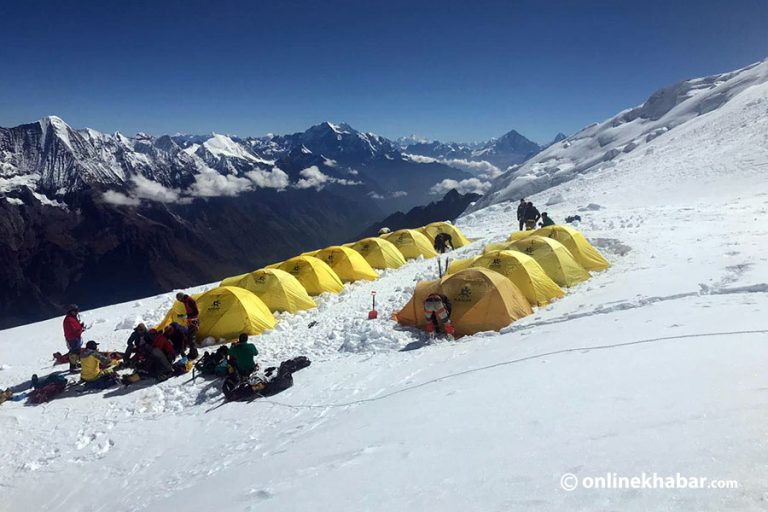 मनास्लु हिमपहिरोमा परी १ जनाको मृत्यु, १५ जना घाइते