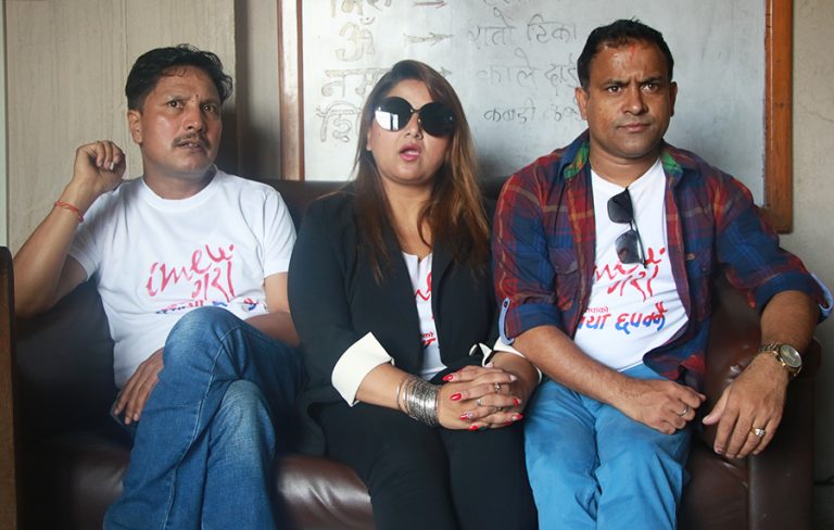 के दशैंमा ‘छक्का पन्जा’को सिरिज मिस गर्नुहुन्छ ?