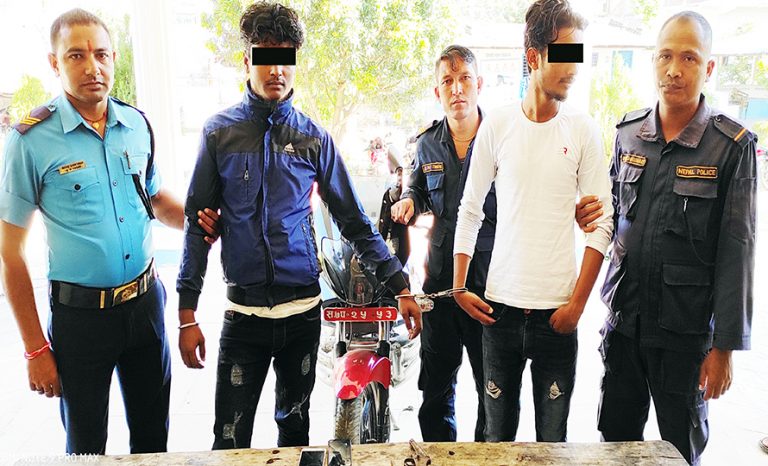 पेस्तोल र लागूऔषधसहित २ जना पक्राउ