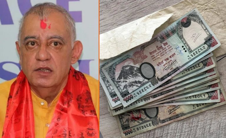 पत्रकारलाई खाममा पैसा बाँड्ने कांग्रेस महामन्त्रीको अनौठो धन्दा !