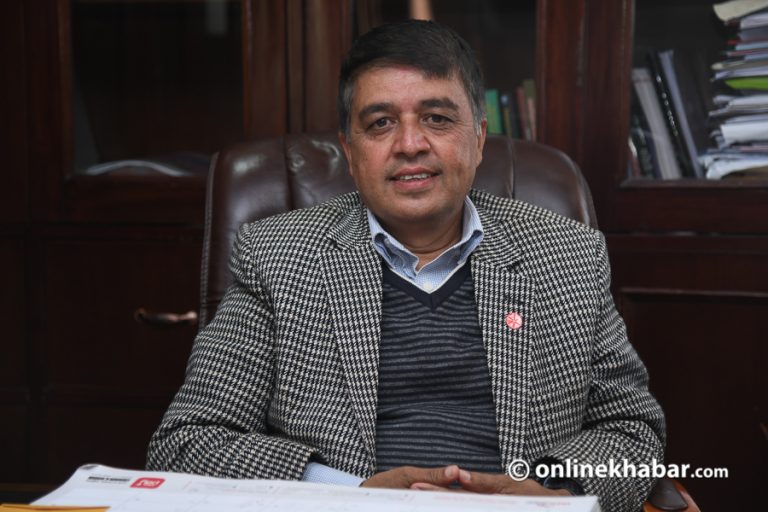 ‘अर्थतन्त्र जोगाउन अब लकडाउन गर्नुहुँदैन’