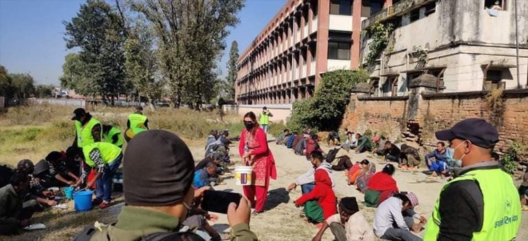 खुलामञ्चको सट्टा थापाथलीमा निःशुल्क भोजनको व्यवस्था