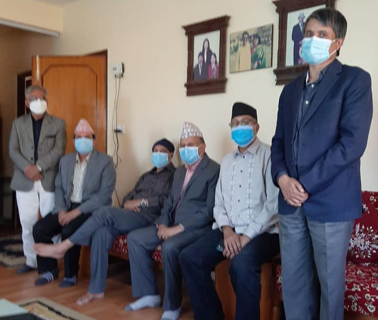 पूर्वएमालेलाई मिलाउन प्रदीप नेपालसँग हारगुहार