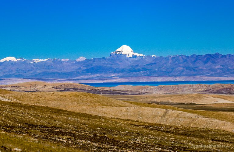 आँखै अगाडि कैलाश पर्वत (फोटो फिचर)