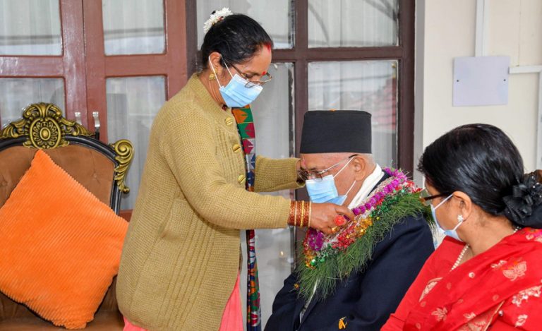 प्रधानमन्त्री ओलीले लगाए भाइटीका
