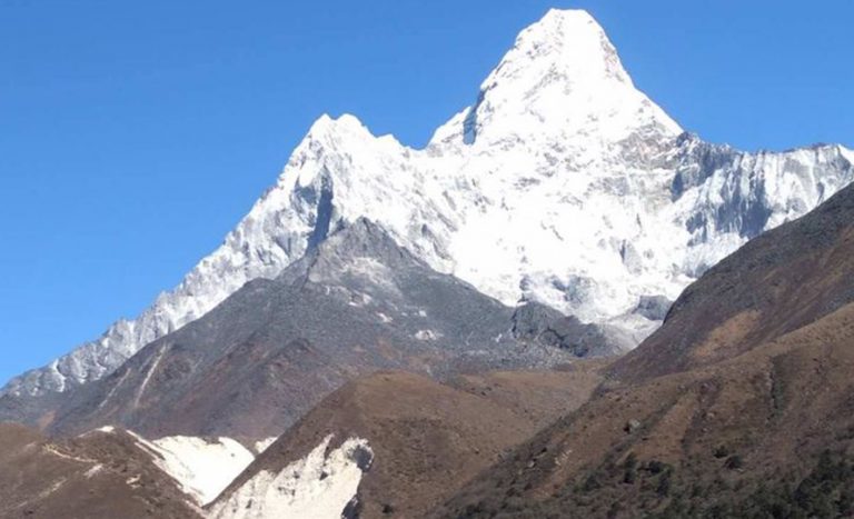 अमादब्लम आरोहणमा आकर्षण