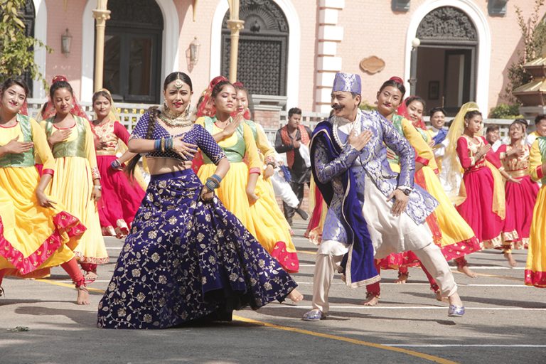 सत्य–स्वरुपको ‘मैसाब’मा पलको दोहोरो भूमिका