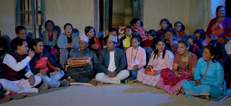एलिना र भरतको ‘बुढीको कचकच’