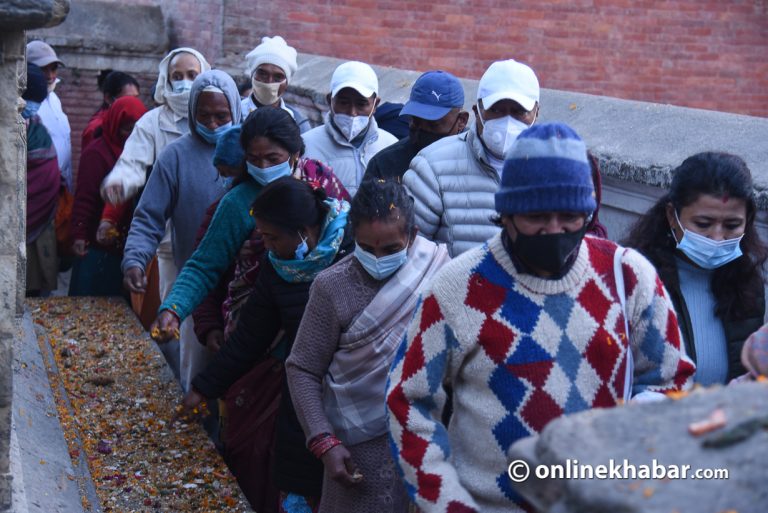 पितृको सम्झनामा पशुपतिमा छरियो शतबीज