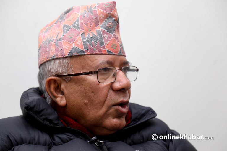 संसदीय दलमा ओलीको बहुमत छैन, नेता बन्न योग्य हुनुहुन्न : माधव नेपाल