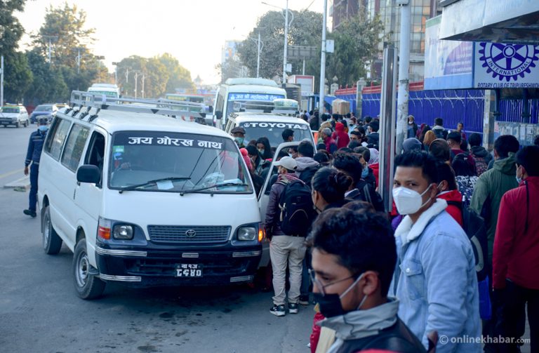 सार्वजनिक यातायातमा रोक लगाउने सरकारको निर्णय पुनर्विचार गर्न व्‍यवसायीको माग