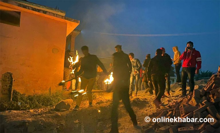 प्रधानमन्त्री ओलीविरुद्ध सुर्खेतमा मसाल जुलुस
