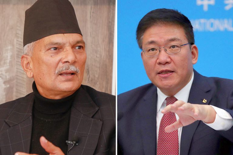 चिनियाँ टोलीले भेट्यो बाबुराम भट्टराईलाई