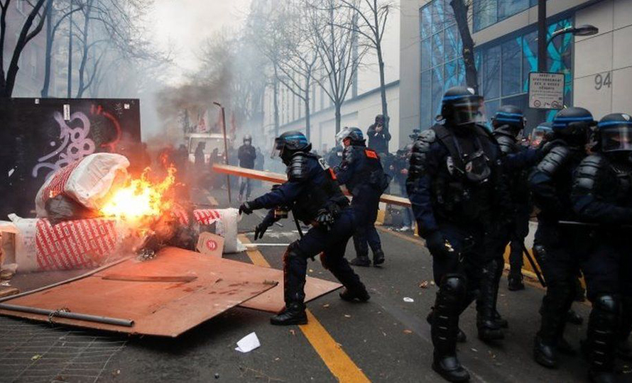 फ्रान्समा सुरक्षा विधेयकविरुद्धको प्रदर्शन हिंसात्मक