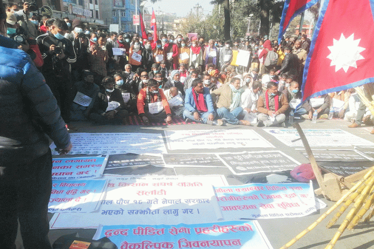 उखु किसानको समर्थनमा कविता वाचन