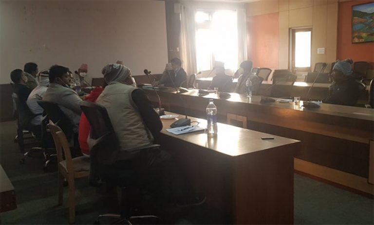 उखु किसान र सरकारबीच उद्योग मन्त्रालयमा वार्ता सुरु