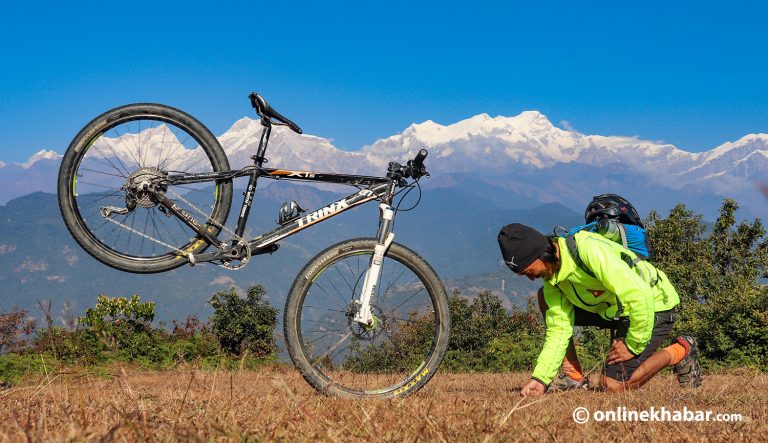 साइकलमा लमजुङ छिचोल्दा (फोटो फिचर)