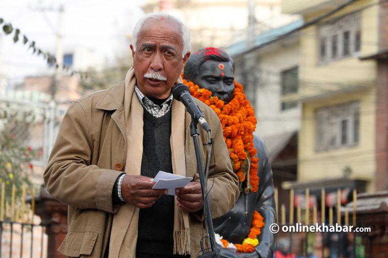 शहीद धर्मभक्तसँग उभिएर केदारभक्तले भने : आन्दोलनमा प्राध्यापकलाई नदेख्दा दुःख लाग्यो