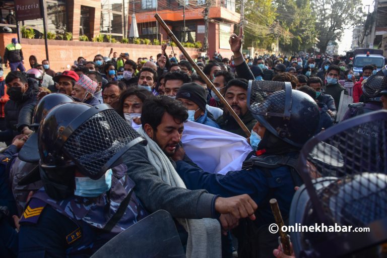 नागरिक आन्दोलनका घाइते भन्छन् : प्रहरीले नियोजित आक्रमण गर्‍यो