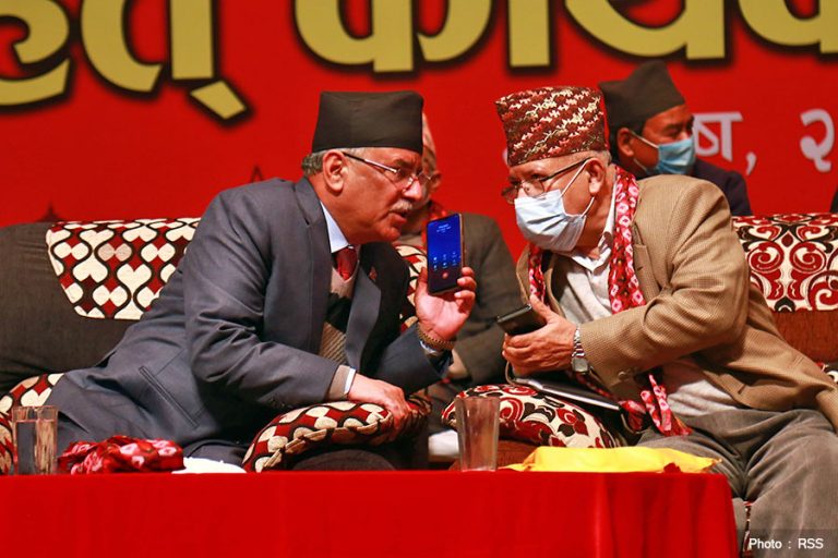 प्रचण्ड र माधव नेपाल भन्छन्– सामाजिक र राजनीतिक अधिकारमाथि सरकारबाट प्रहार भइरहेको छ