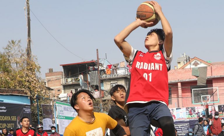 टिम रावत र साइपाल फाइनलमा