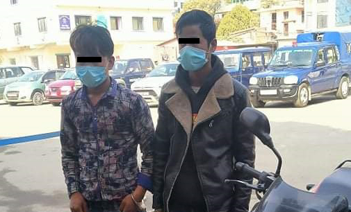 चोरीको मोटरसाइकल चढ्ने दुईजना पक्राउ