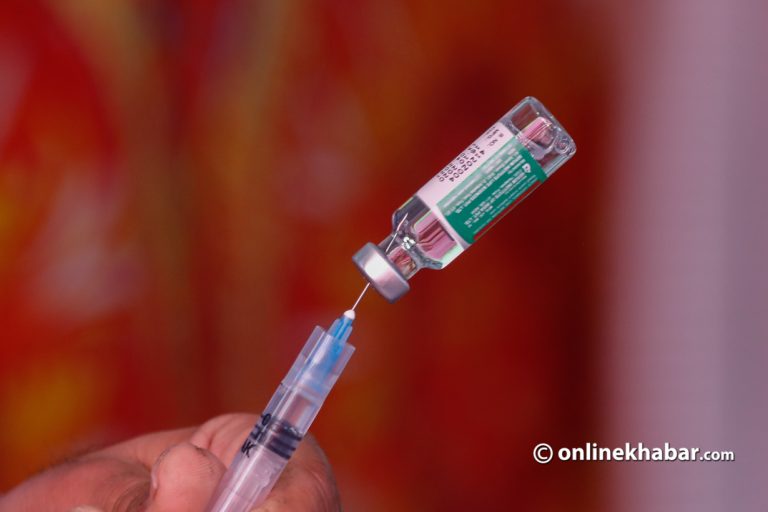 कर्णालीका ७८ हजार ज्येष्ठ नागरिकलाई कोभिशिल्ड खोपको दोस्रो मात्रा दिइँदै