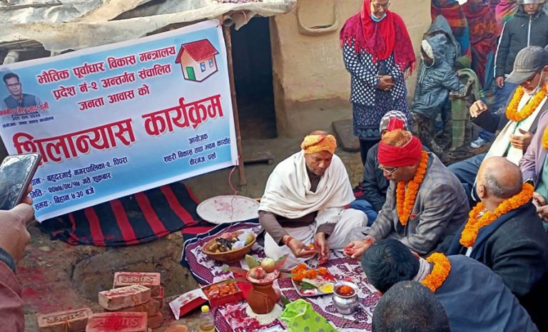 जनता आवास कार्यक्रम : प्रदेश मातहत आएपछि पर्सामा पहिलोपटक घर बनाउन सुरु