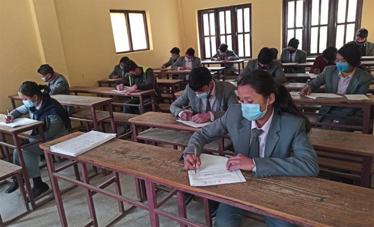 खुल्न थाले काठमाडौंका विद्यालय : सुरक्षा मापदण्डमा आ–आफ्नै बन्दोबस्ती