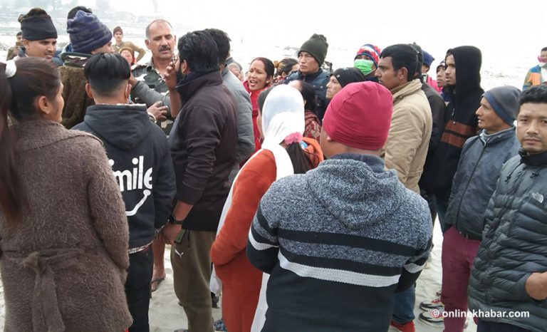भारतीय एसएसबीले नेपालीलाई कुटेपछि ठोरीमा तनाव