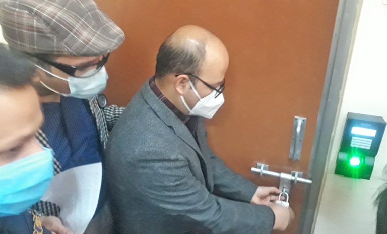 वीपी प्रतिष्ठानको उपकुलपति तथा शिक्षाध्यक्षको कार्यकक्षमा तालाबन्दी