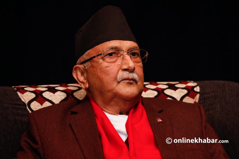 ओलीको चुनौती : दलको बैठक बस्दैन, सके हटाएर देखाऊ
