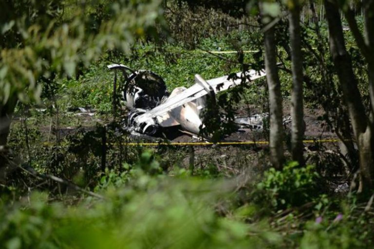 मेक्सिकोको एयरफोर्सको विमान दुर्घटना, ६ जनाको मृत्यु