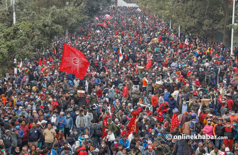प्रचण्ड-माधव समूहले देशैभर खुसियाली सभा गर्दै