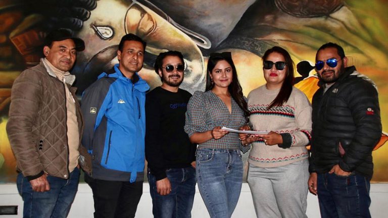 वर्षाले साइन गरिन् ‘कालिपुरुष’