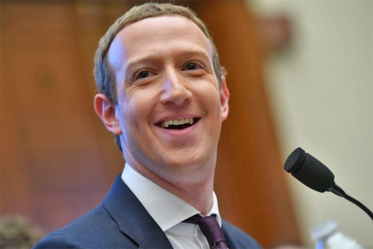 फेसबुक संस्थापक जुकरबर्ग विश्वको टपटेन धनाढ्यको सूचीबाट बाहिरिने खतरा