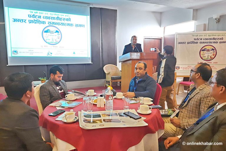 पर्यटन व्यवसायीको रणनीति : नेपाली पर्यटकलाई बोलाउने, सरकारलाई झक्झक्याउने