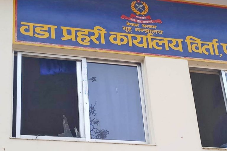 प्रहरी कार्यालयको झ्यालबाट हामफालेर आत्महत्या प्रयास