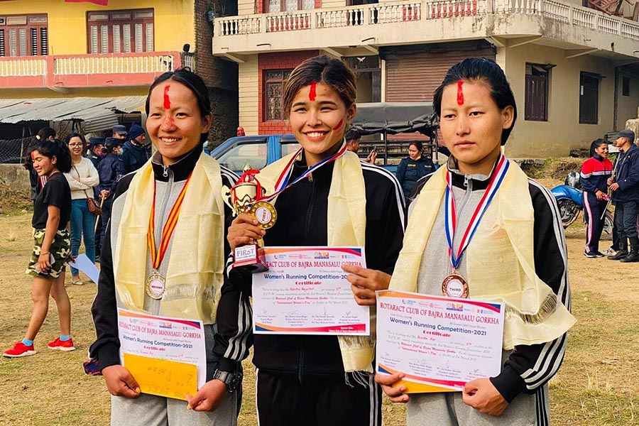 महिला खुल्ला दौड प्रतियोगिताको उपाधि पवित्रालाई