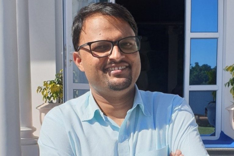 माओवादी छोडेका सांसद रेग्मीलाई एमालेको प्रदेश सचिव उपहार